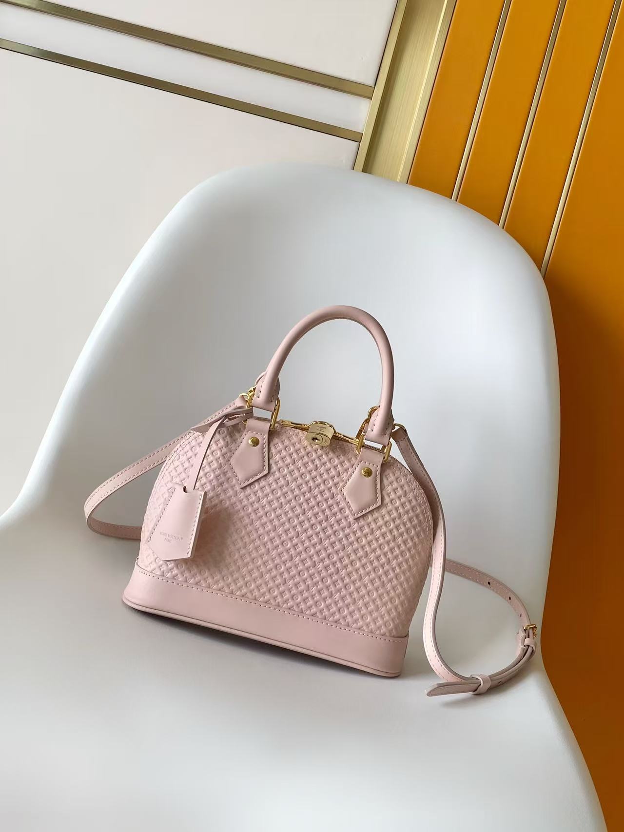 LV Alma BB 淡粉紫