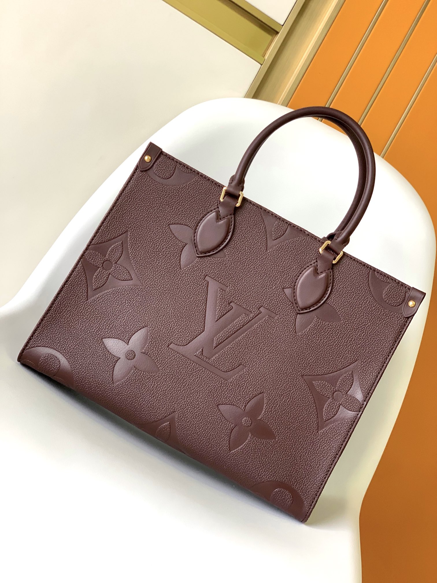 LV OnTheGo MM 酒紅色