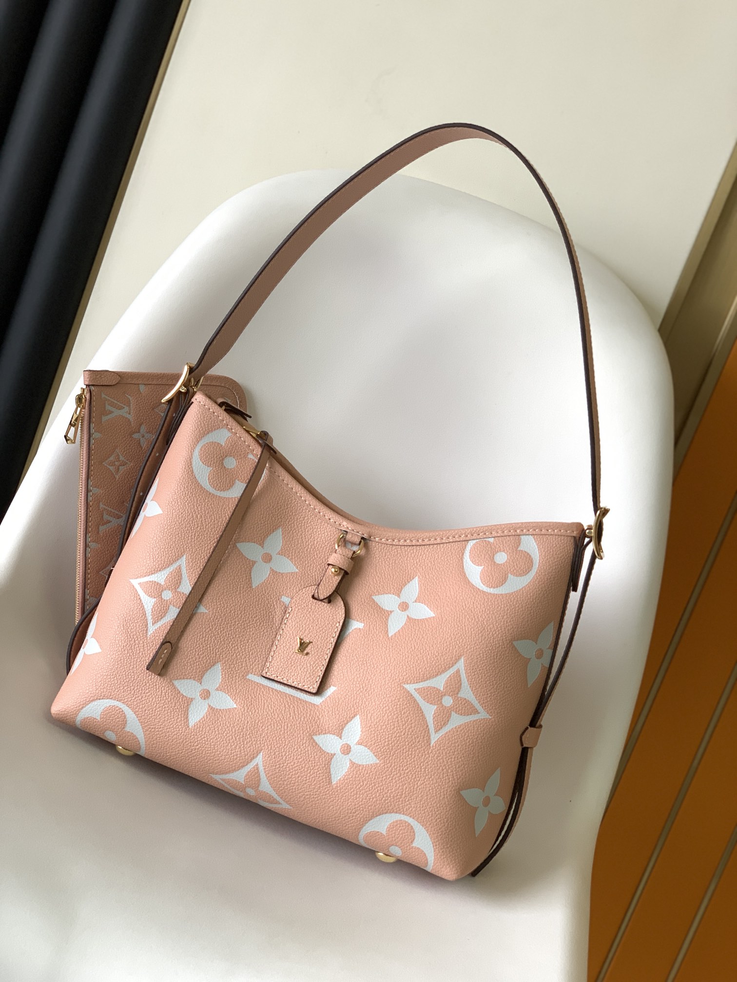 LV CarryAll PM 粉色奶油白