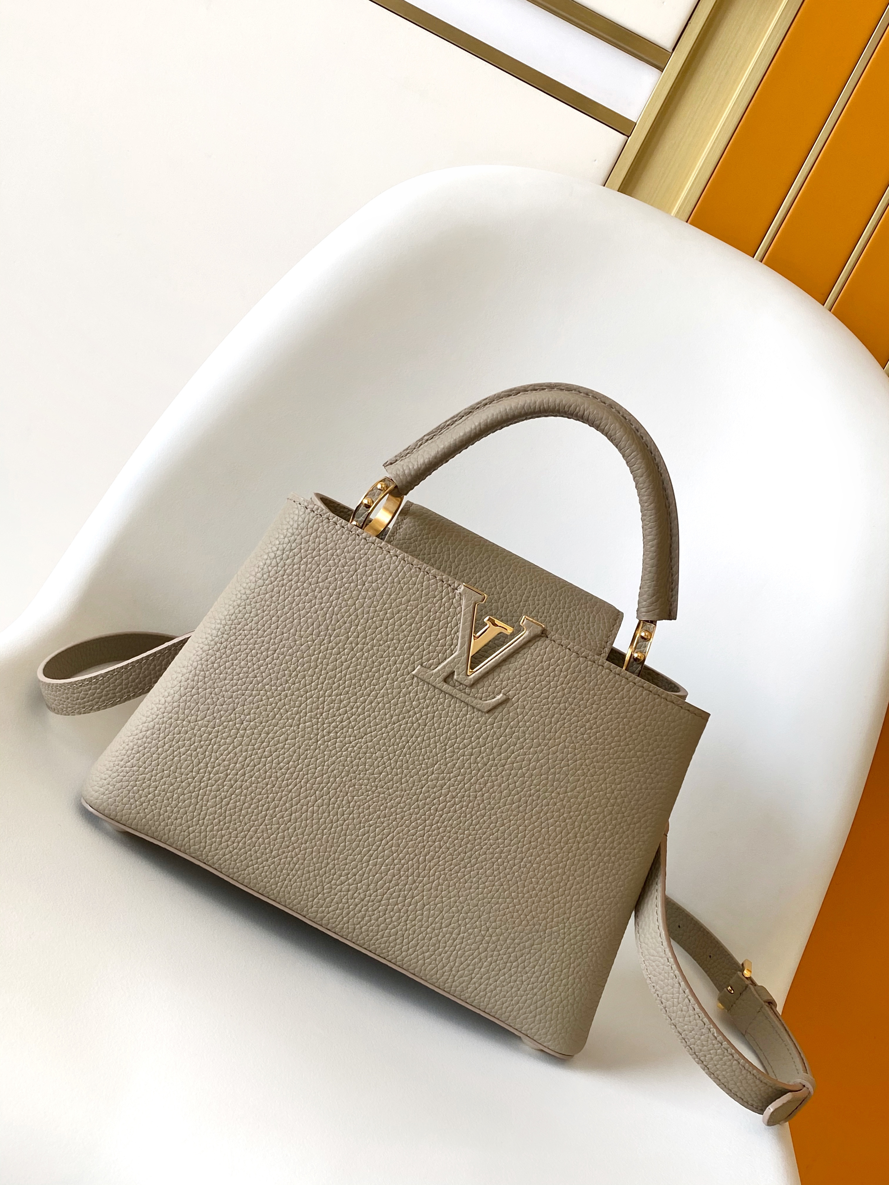 LV Capucines BB Galet 灰色