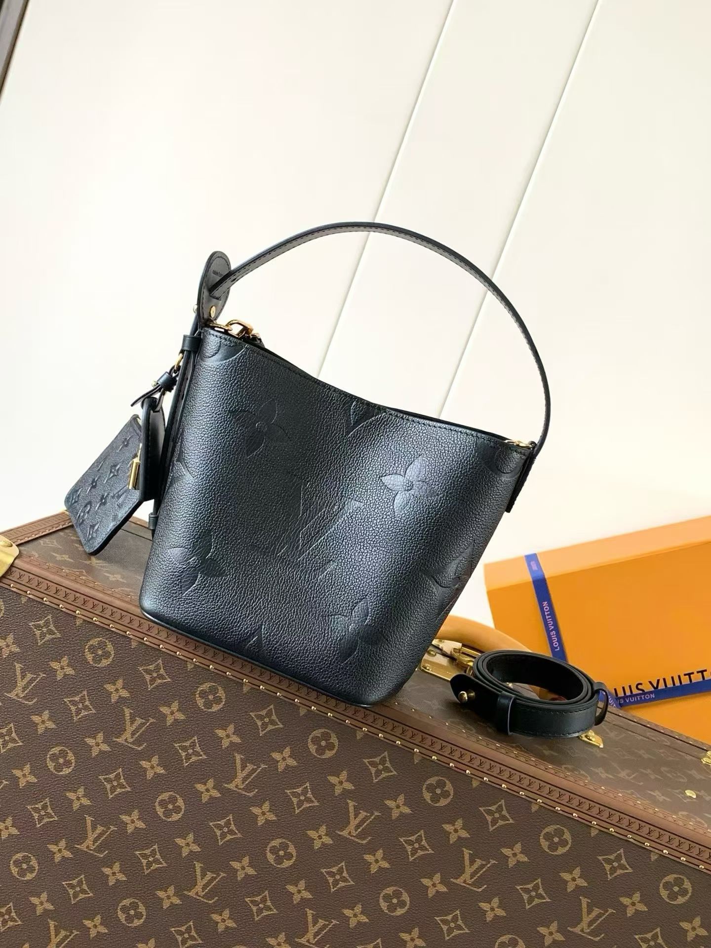 LV All In BB 黑色壓花