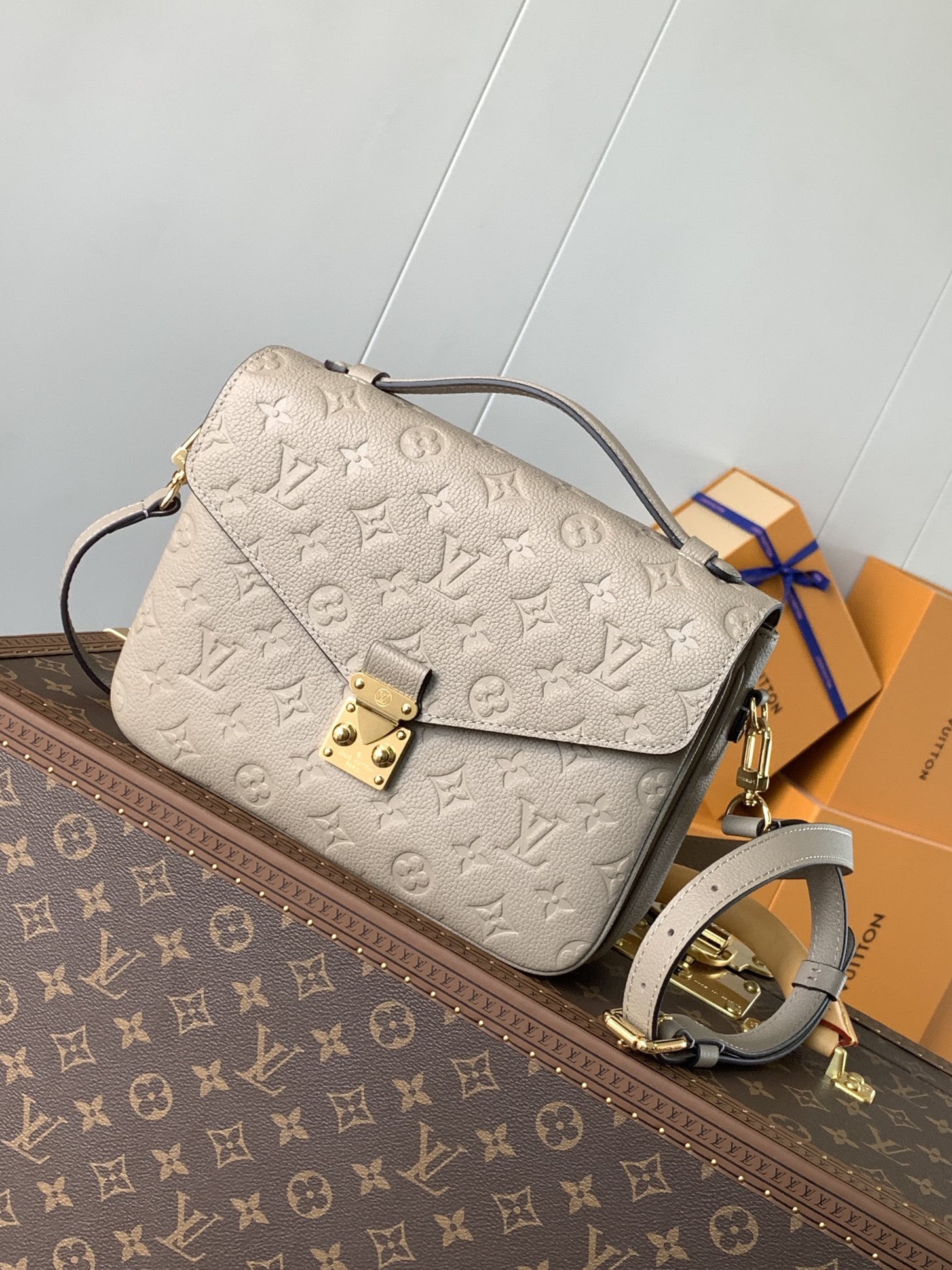 LV Pochette Métis 斑鳩灰