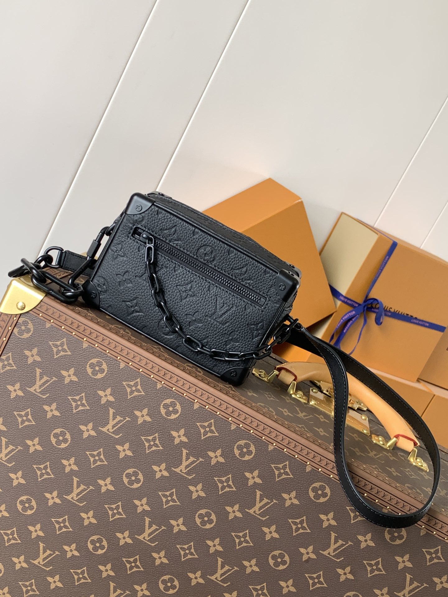 LV Mini Soft Trunk 黑色壓花