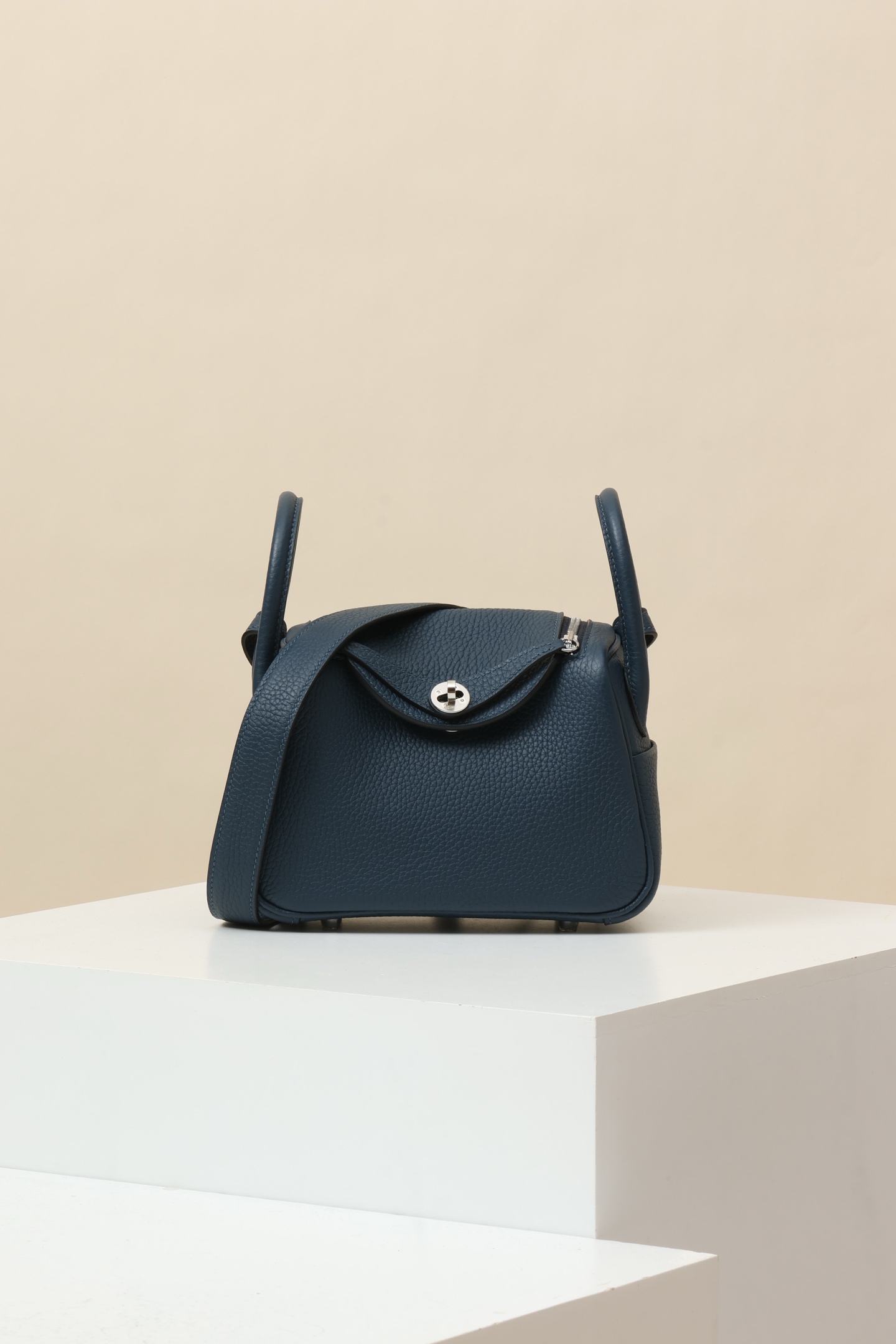 Hermès Mini Lindy 19 7P 普魯士藍 TC 皮 銀扣