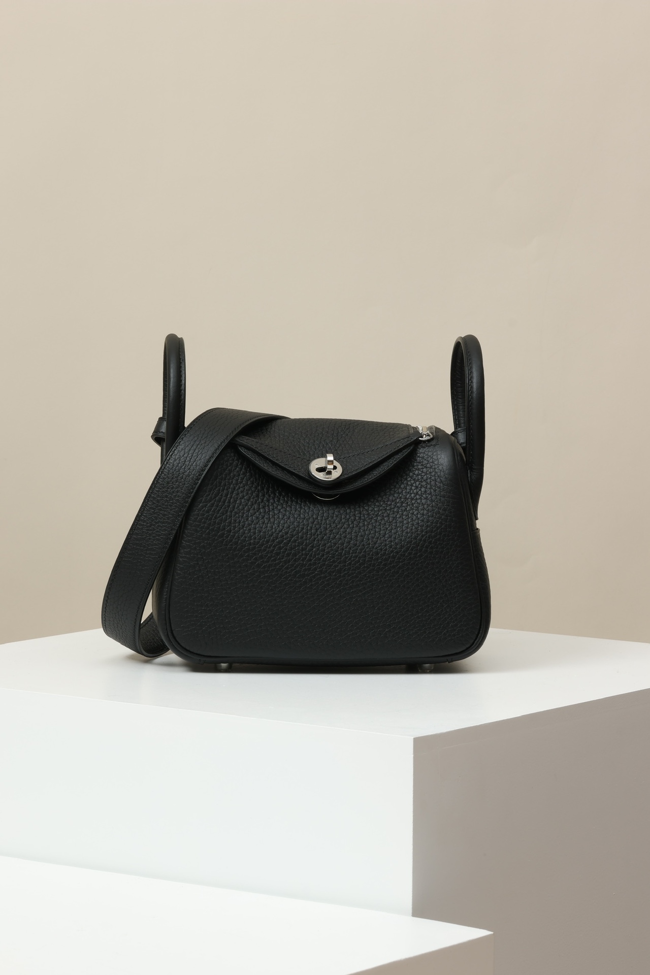 Hermès Mini Lindy 19 CK89 黑色 TC 皮 銀扣