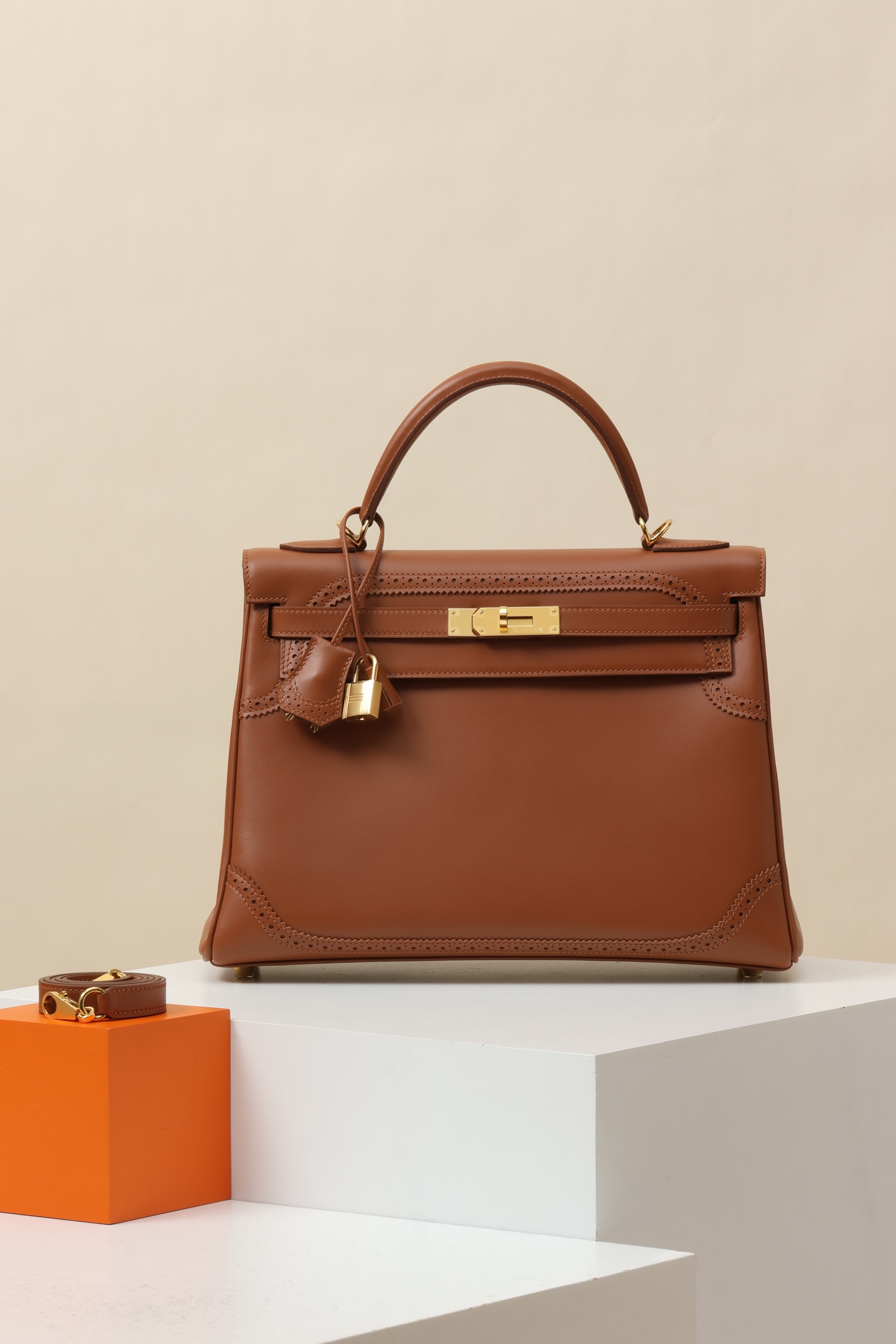 Hermès Kelly 32 CK37 金棕 Tadelakt 皮 金扣