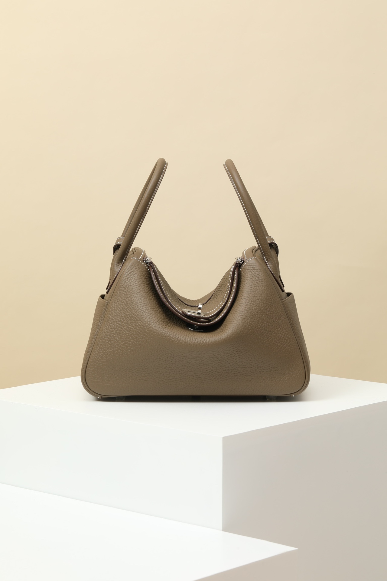Hermès Lindy 26 CK18 大象灰 TC 皮 銀扣