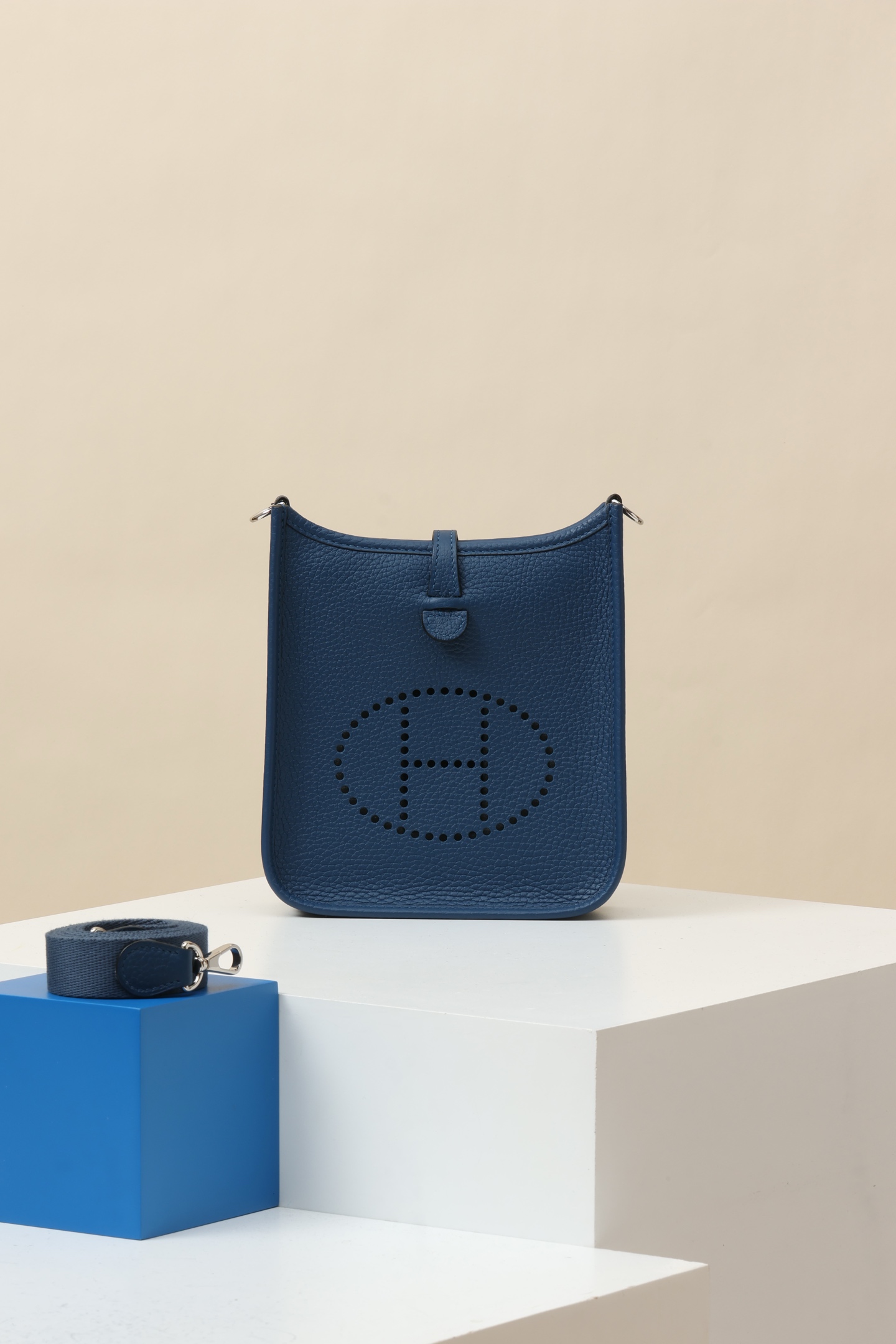 Hermès Evelyne 16 P5 扎染藍 TC 皮 銀扣
