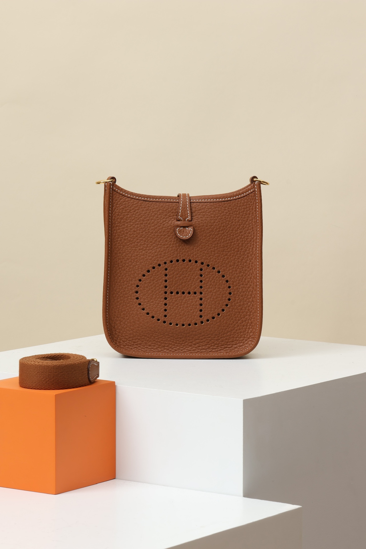 Hermès Evelyne 16 CK37 金棕 TC 皮 金扣