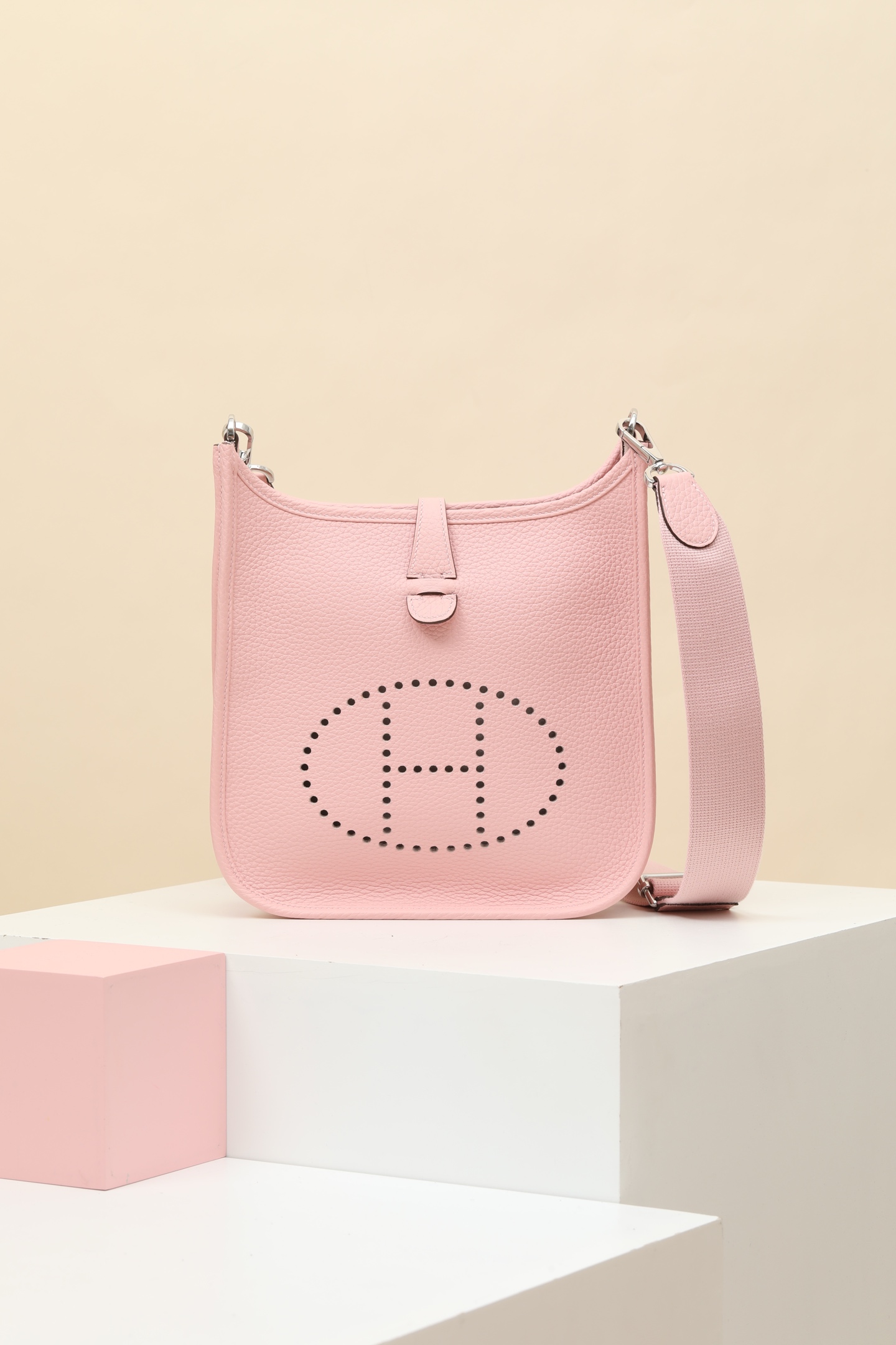 Hermès Evelyne 23 3Q 新櫻花粉 TC 皮 銀扣