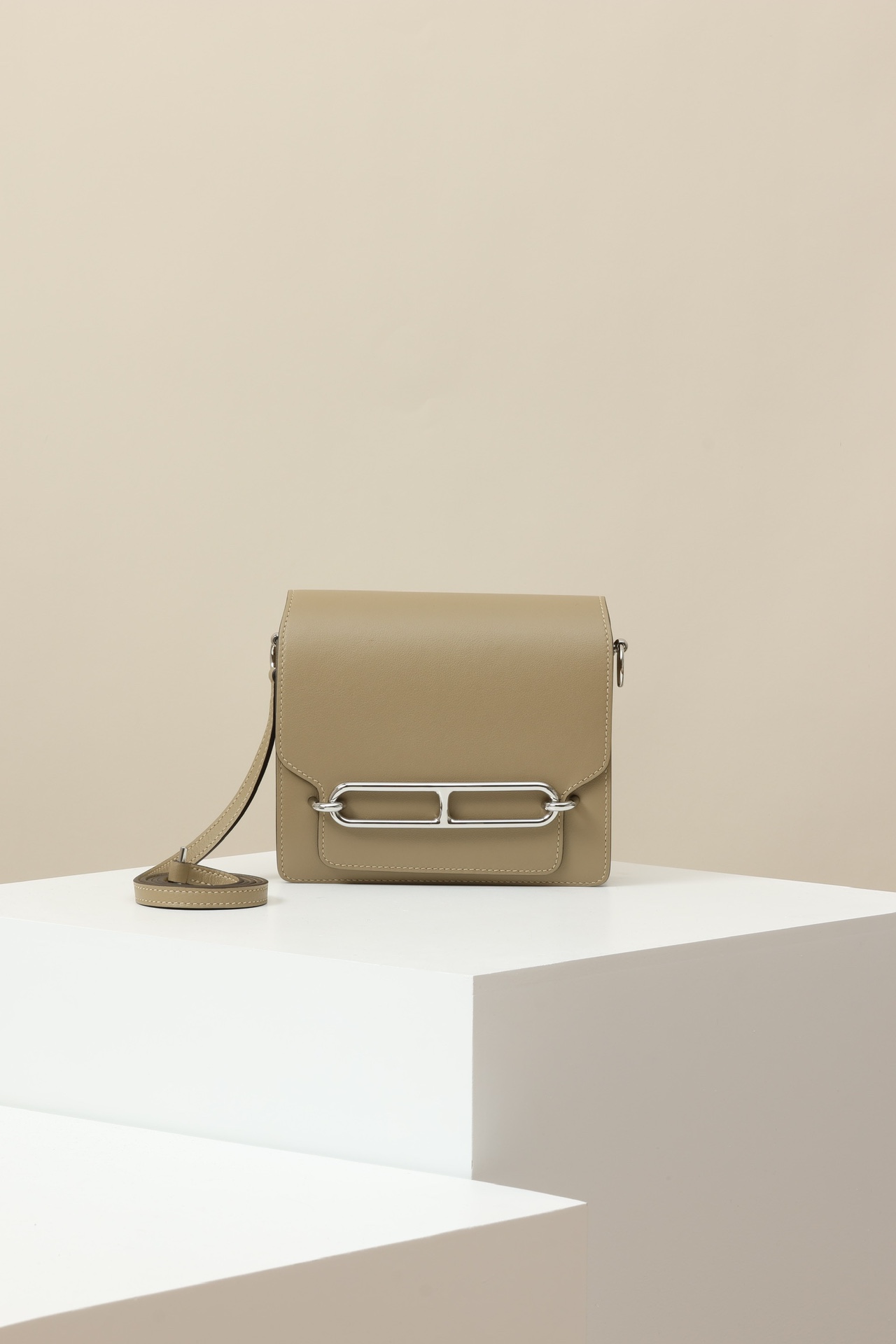 Hermès Roulis Mini 8Q 馬爾法米色 Swift 皮 銀扣