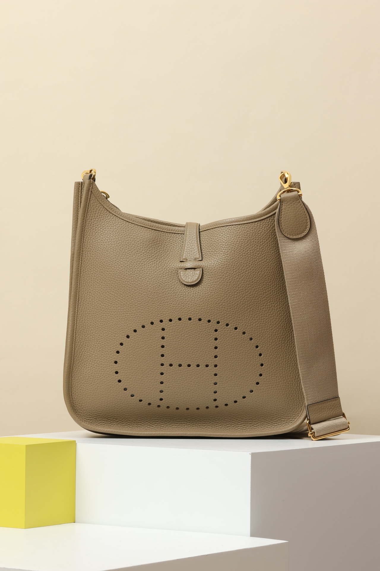 Hermès Evelyne 29 8Q 馬爾法米色 TC 皮 金扣