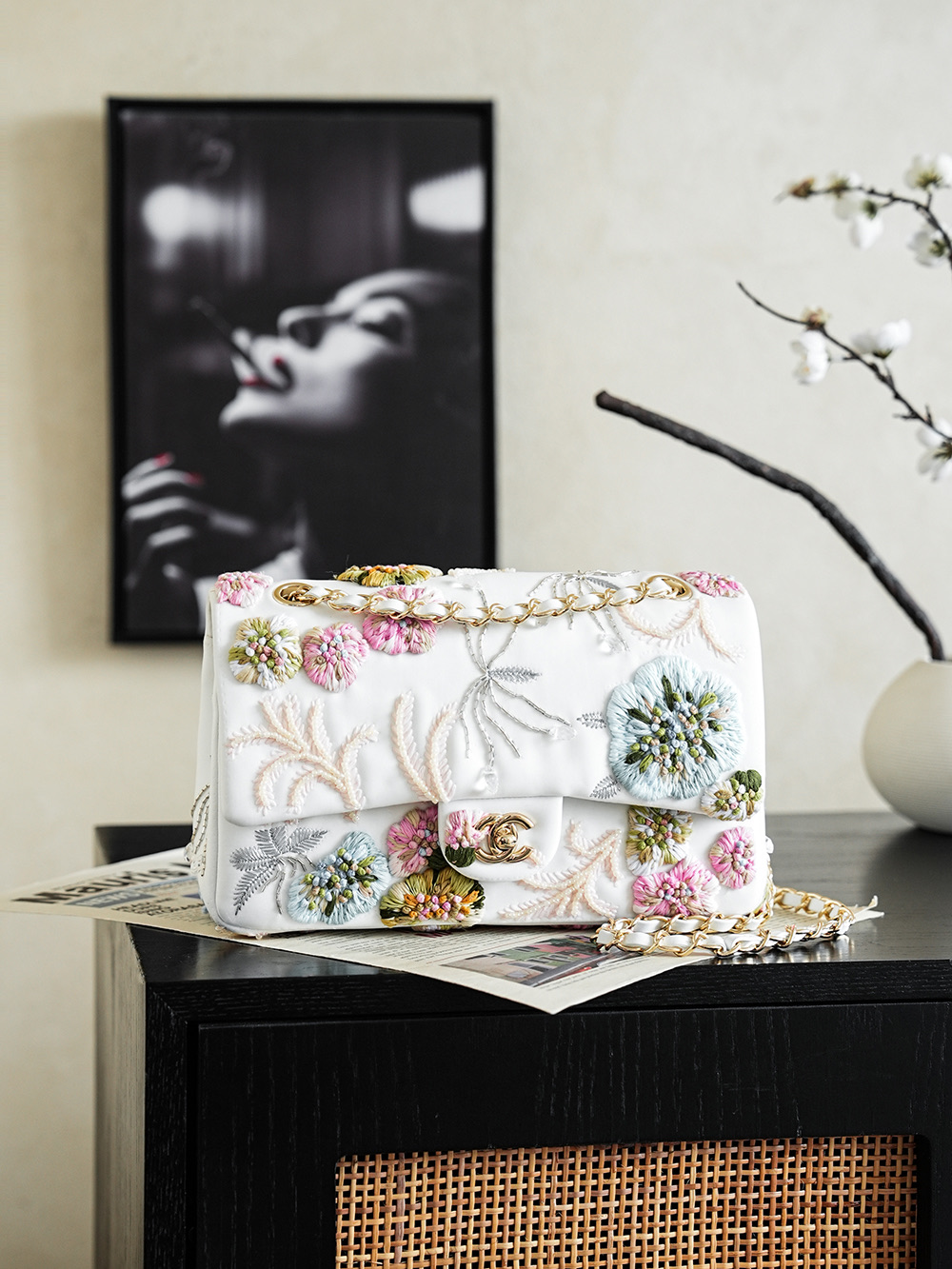 CHANEL 經典 11.12 25 白色多色花卉刺繡 金扣