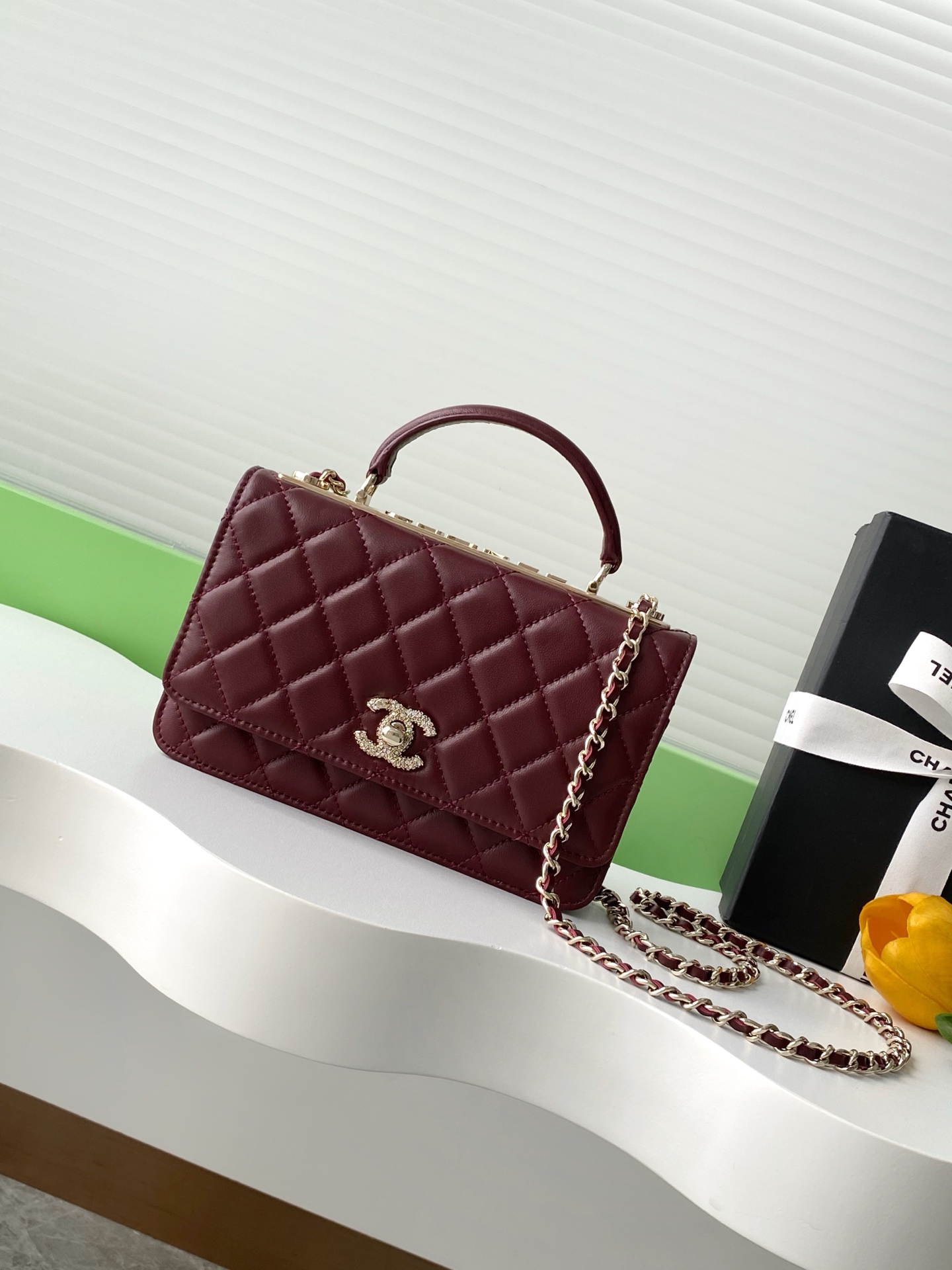CHANEL Trendy CC WOC AP4323 酒紅色菱格紋小羊皮 手柄鍊帶皮夾 金扣