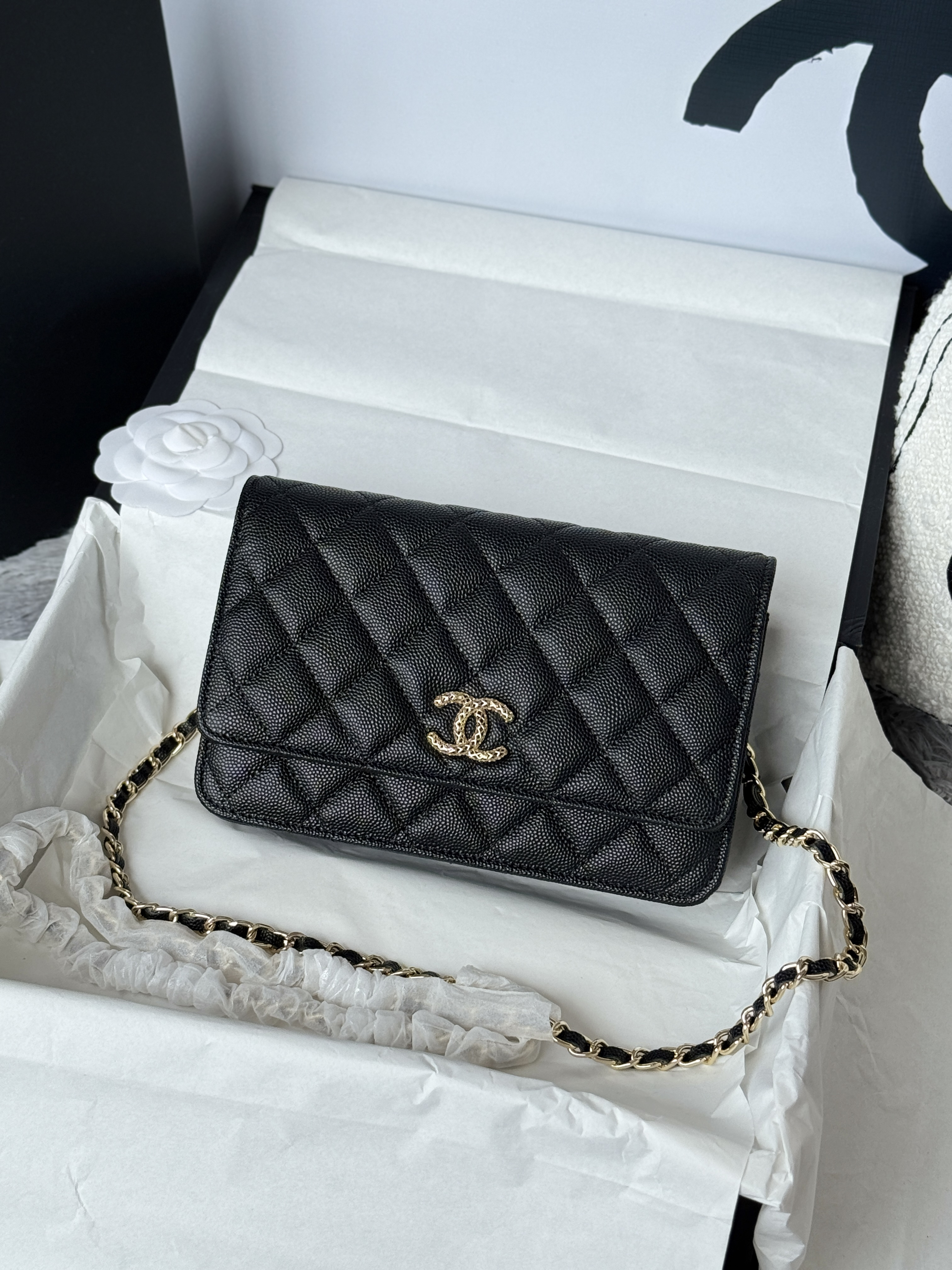 CHANEL WOC AP3180 黑色菱格紋粒紋小牛皮 鍊帶皮夾 金扣
